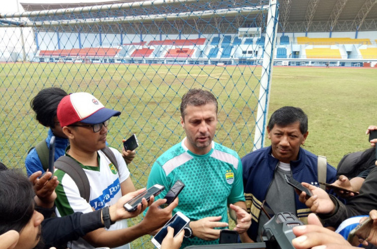 Piala Indonesia: Pelatih Persib Miljan Radovic Sebut Arema FC akan Stres di Leg Kedua 16 Besar