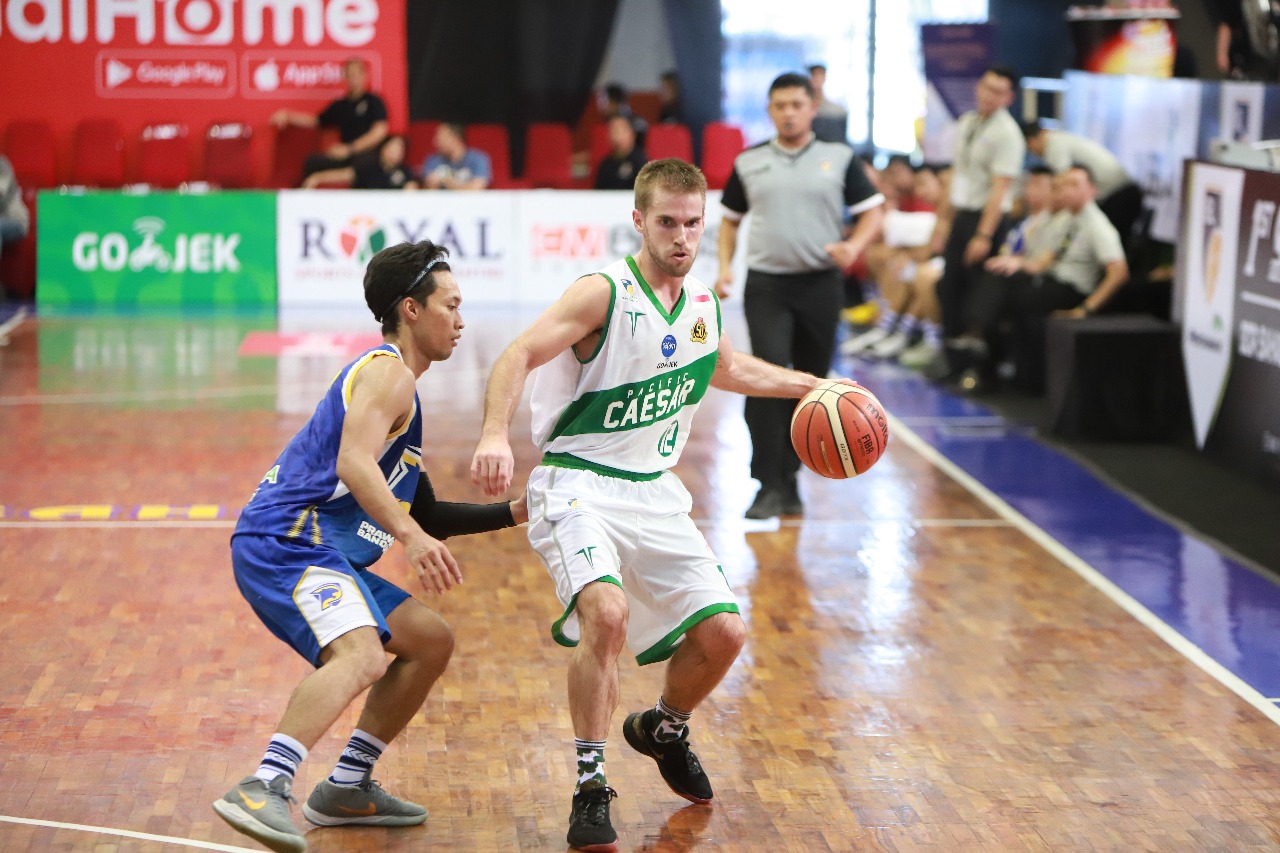 Van Pelt Triple Double, Pacific Caesar Bungkam Prawira Bandung