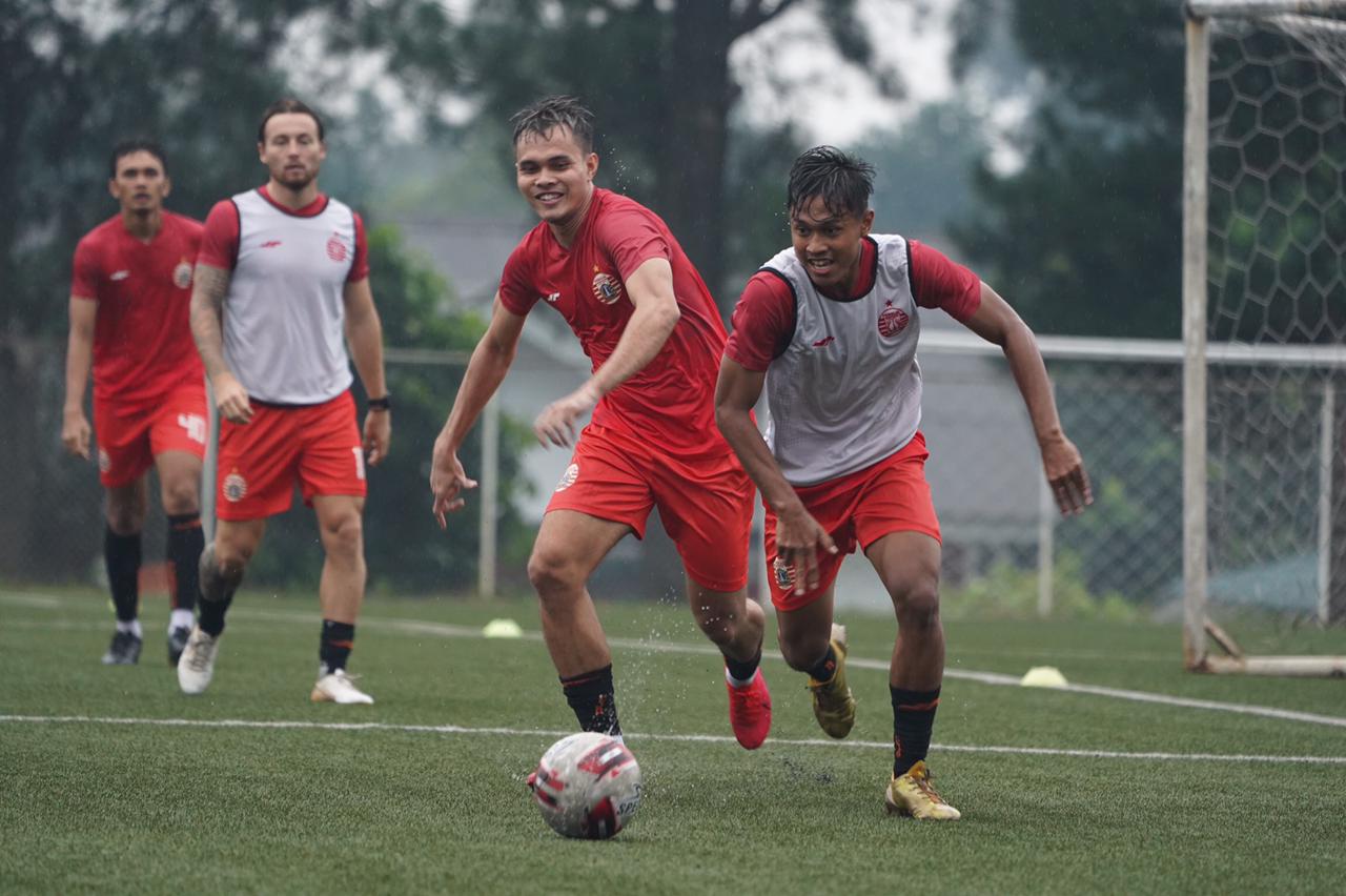 23 Pemain Hadiri Latihan Perdana Persija, Riko Simanjuntak dan Simic?