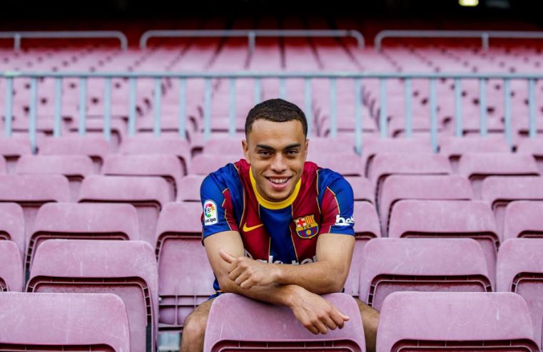 Statistik Menonjol Bek Kanan Baru Barcelona, Sergino Dest Melebihi Semedo dan Roberto