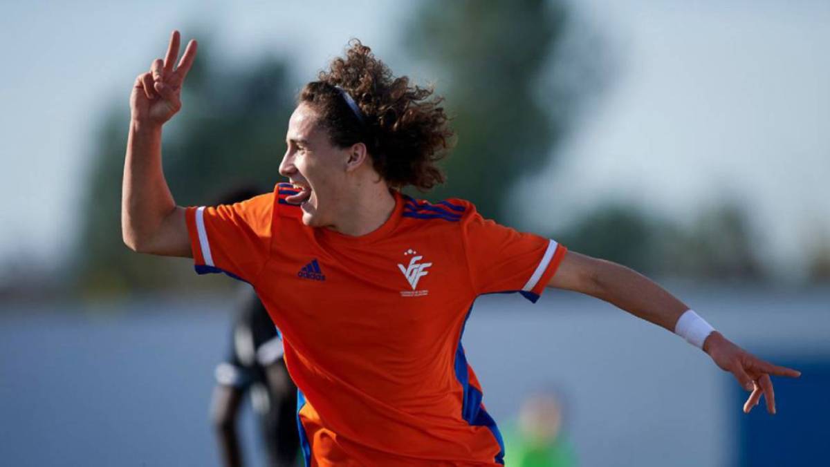 Pemain 17 Tahun Valencia Bikin Man United dan Chelsea Saling Sikut