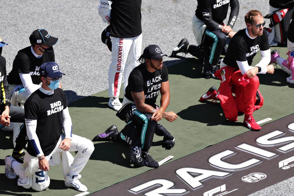Ingin Terus Berjuang, Lewis Hamilton Akan Kembali Berlutut