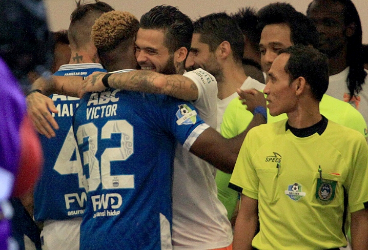 Persib Bandung 3-1 Borneo FC: Tiga Poin Aman!