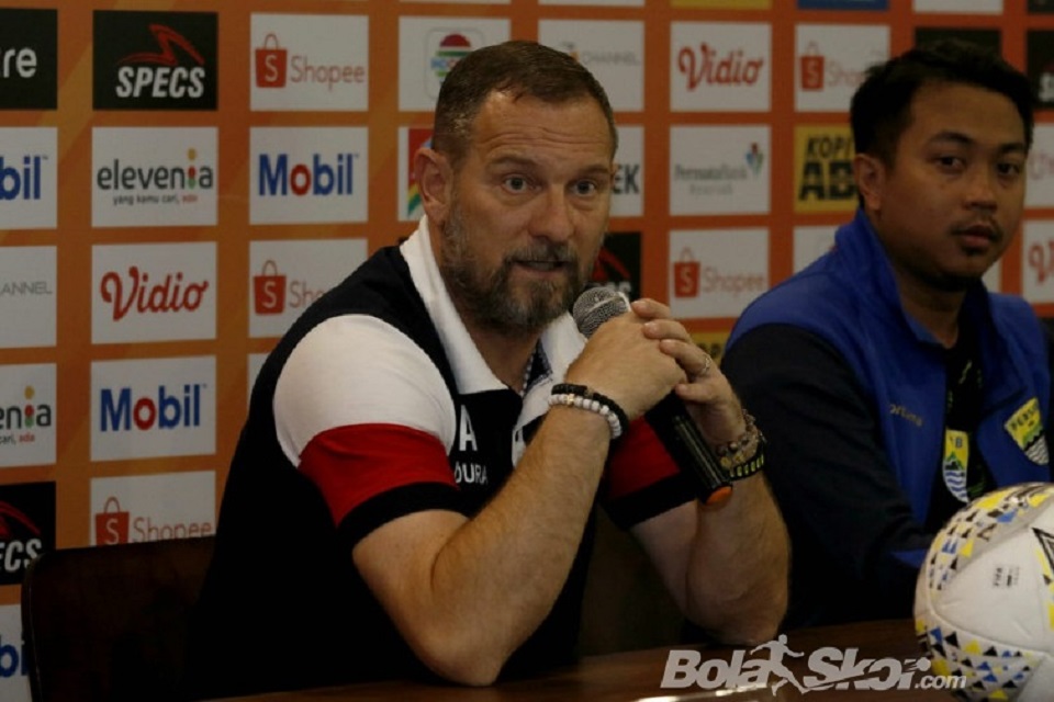 Dejan Antonic Resmi Jadi Pelatih PSS Sleman
