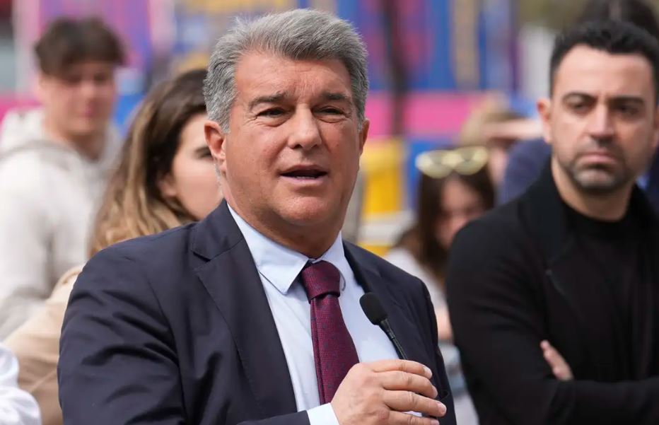 Joan Laporta Campur Tangan, Semakin Sulit bagi Man United Rekrut Frenkie de Jong