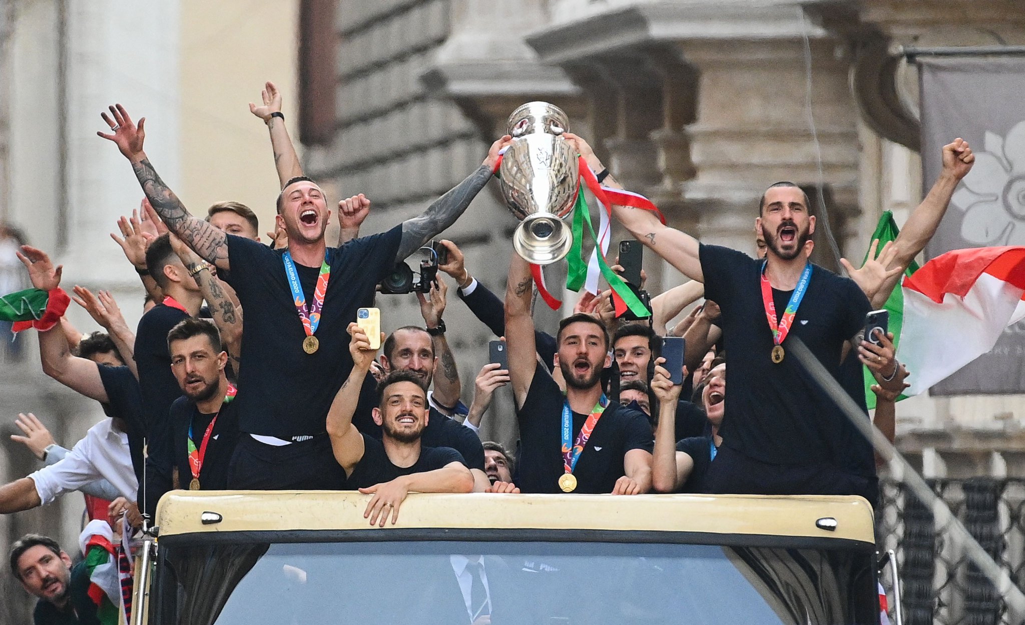 Pesta Timnas Italia: Parade Keliling Roma hingga Kunjungan Presiden