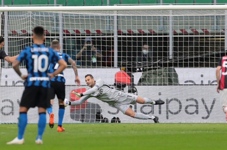 Samir Handanovic Resmi Menyandang Gelar Antitesis Penalti di Serie A