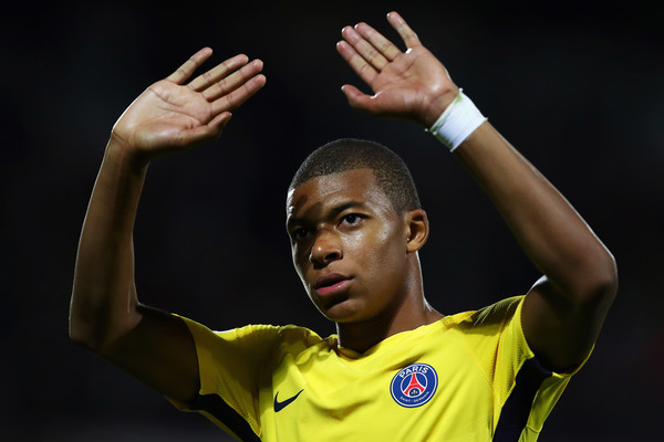 Tutup Tahun 2017, Mbappe Samai Rekor Gol Legenda Brasil