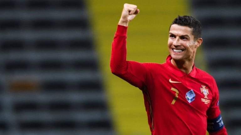 Tembus 100 Gol di Timnas, Cristiano Ronaldo Dapat Pesan Spesial dari Pele