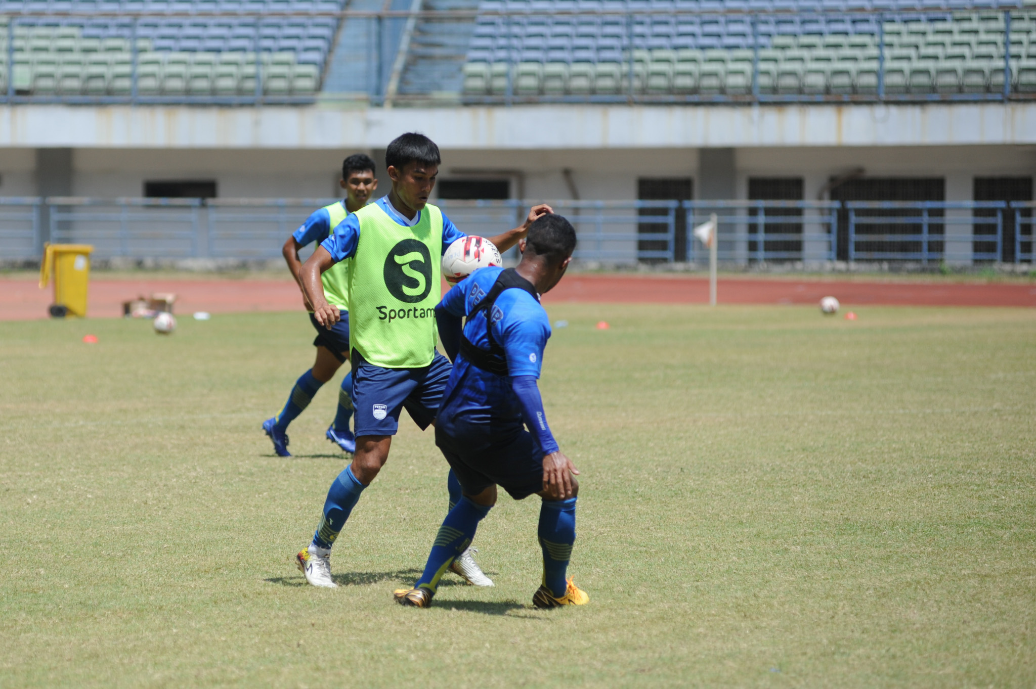 Bek Sayap Persib Zalnando Akui Belum Siap 100 Persen Hadapi Liga 1 2020
