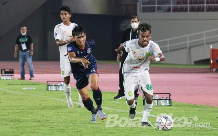 Hasil Liga 1: Duel Panas Arema FC Kontra Persebaya Berakhir Tanpa Pemenang