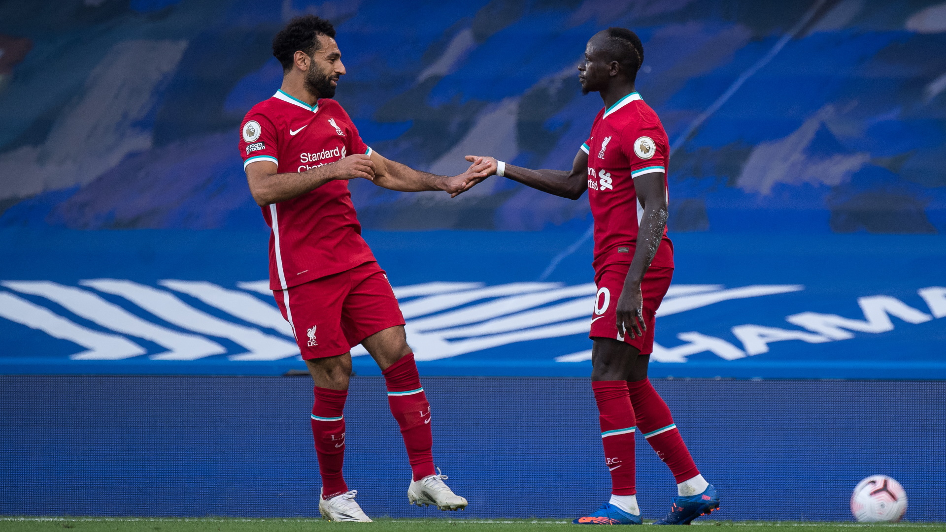 Liverpool Lebih Berpeluang Ditinggal Sadio Mane ketimbang Mohamed Salah