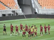 Pelatih Persija Bela Borneo FC, Latihan di Lapangan Utama JIS Penting