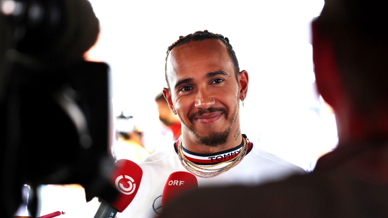 Lewis Hamilton Terjun Lagi ke Hollywood