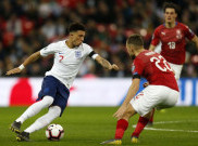 Fans Man United Bersatu Kirim Pesan kepada Ed Woodward: Rekrut Jadon Sancho