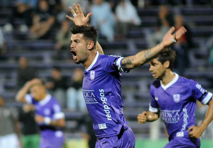 Bek Uruguay Santiago Carrera Masih 80 Persen Perkuat Arema FC