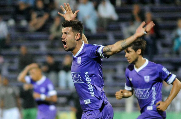Bek Uruguay Santiago Carrera Masih 80 Persen Perkuat Arema FC
