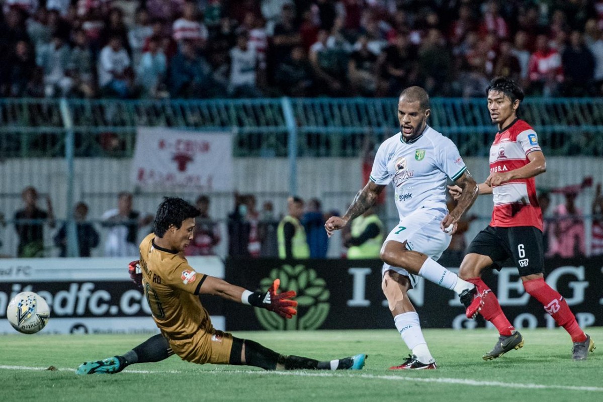 Hasil Liga 1 2019: Persebaya Menang 3-2 di Markas Madura United, Barito Putera Bawa Tiga Poin