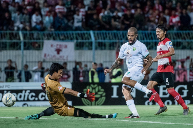 Hasil Liga 1 2019: Persebaya Menang 3-2 di Markas Madura United, Barito Putera Bawa Tiga Poin