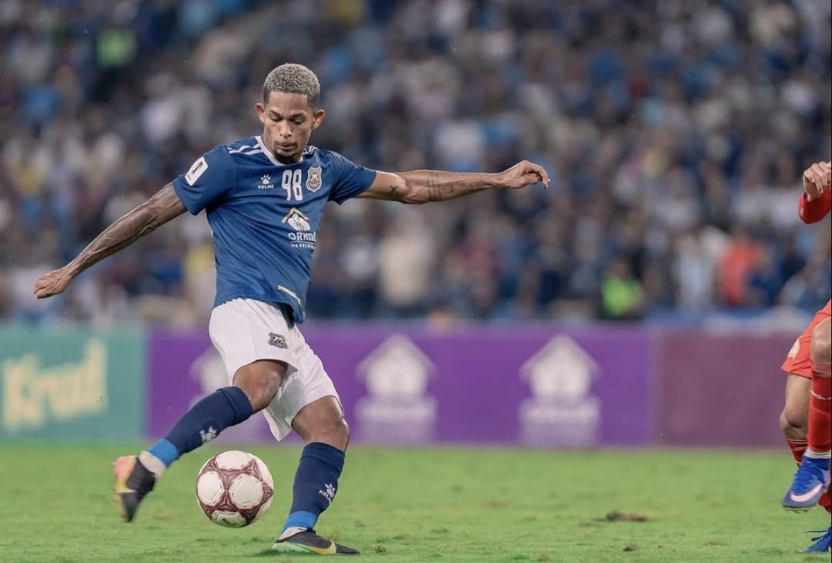 Patrick Robson Tolak Persib, Persebaya Berpisah dengan Bruno Moreira