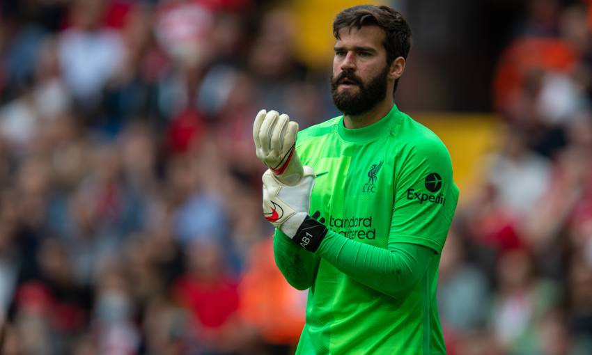 Jalani Jadwal Padat, Alisson Peringatkan Liverpool
