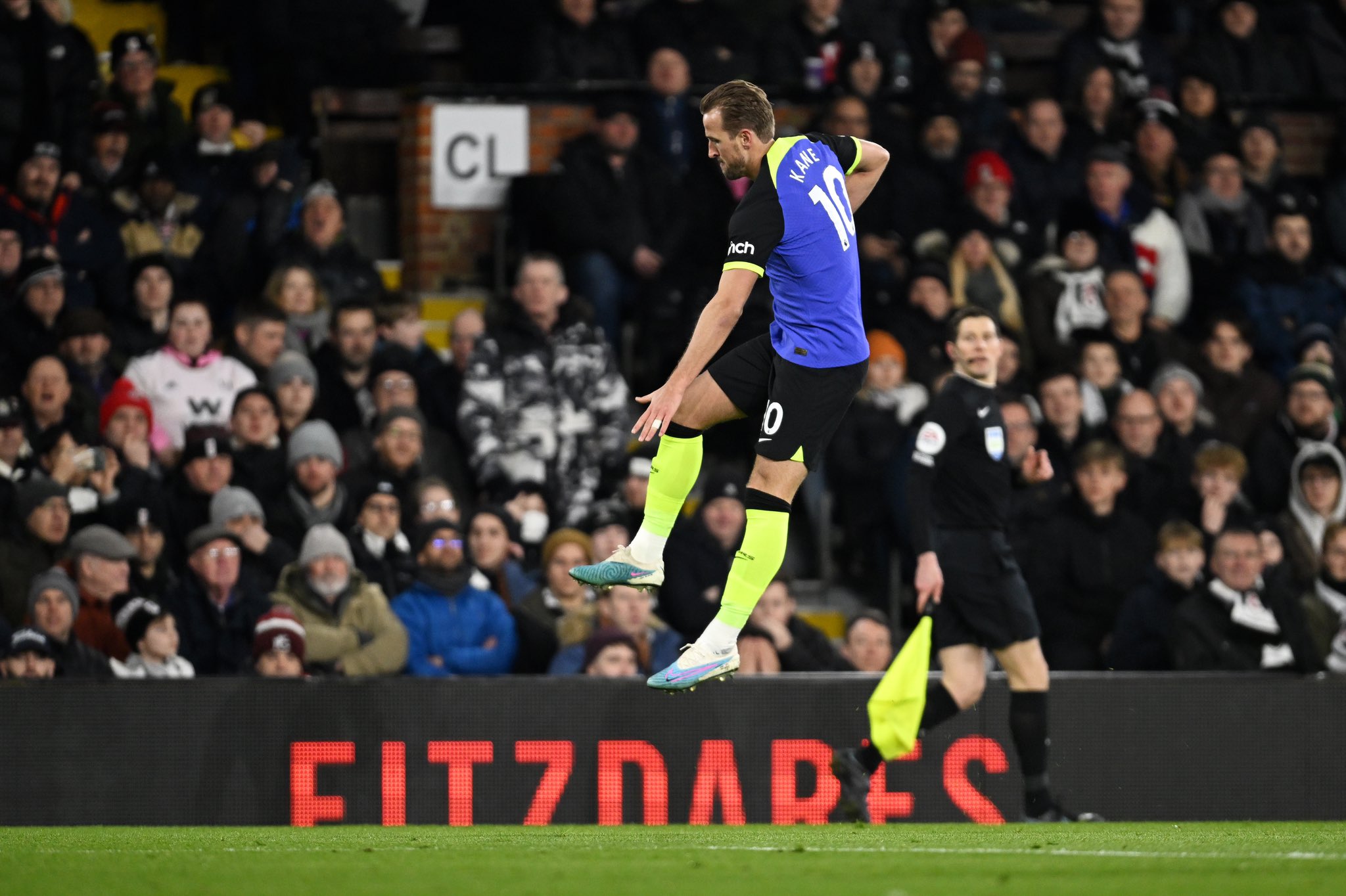 Menanti Harry Kane Mengulangi Tinta Emas Robin Van Persie di Manchester United