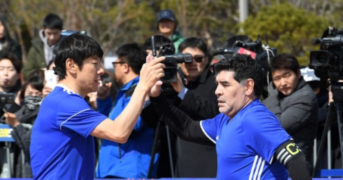 Kenangan Shin Tae-yong dengan Maradona, Dibuat Terpukau hingga Pelukan Selebrasi