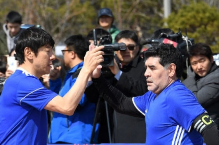 Kenangan Shin Tae-yong dengan Maradona, Dibuat Terpukau hingga Pelukan Selebrasi