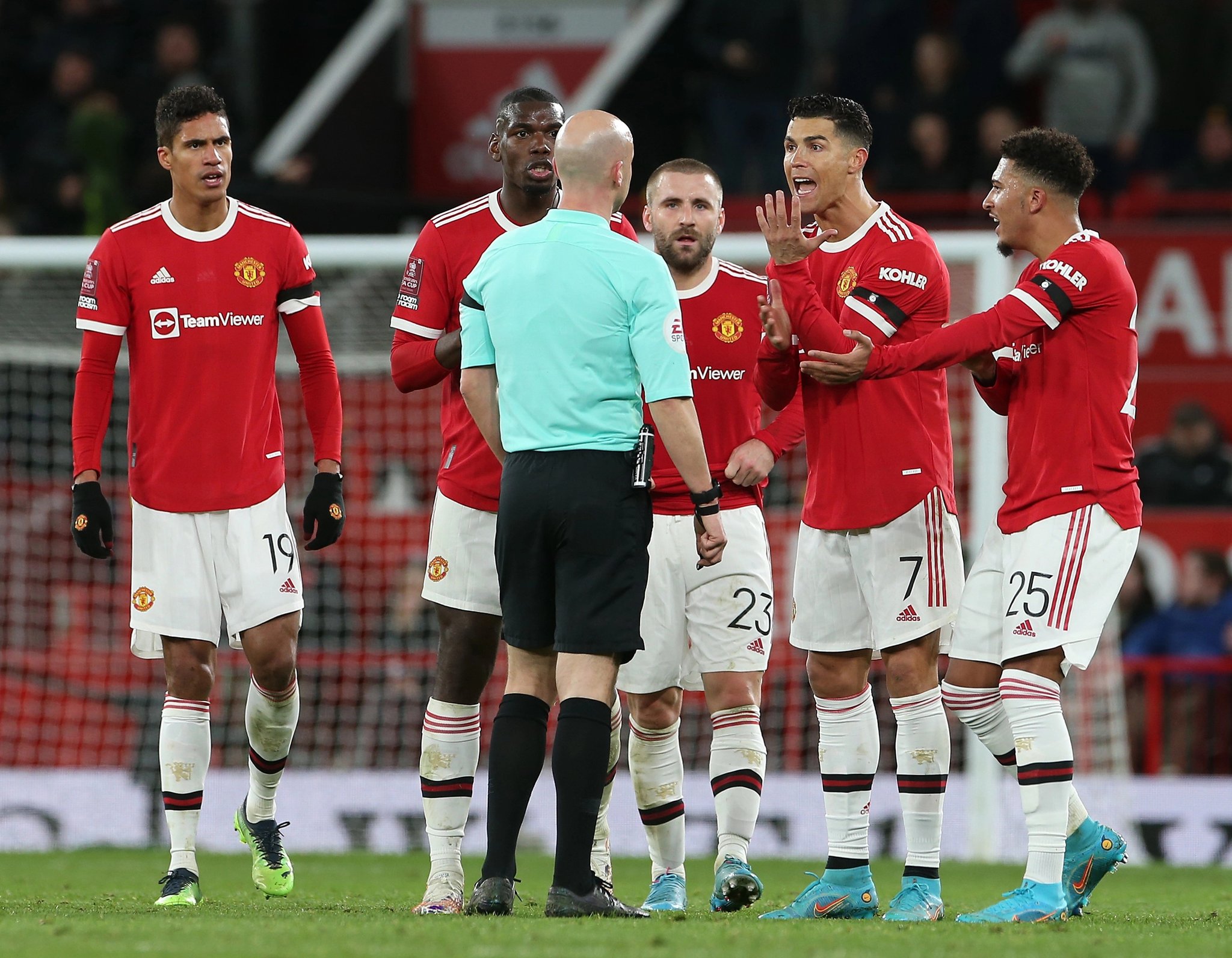 Manchester United Sudah Bahagia jika Finis pada Posisi Keempat