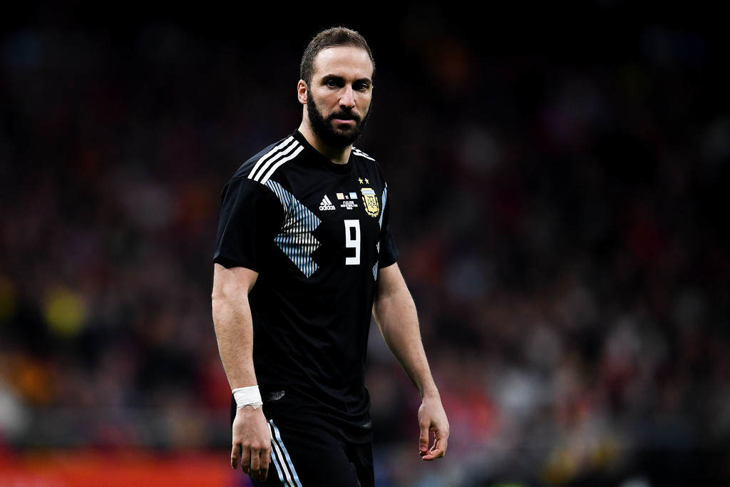 Opera Sabun Gonzalo Higuain: Klausul Kontrak Khusus di Chelsea, Milan Tunggu Piatek