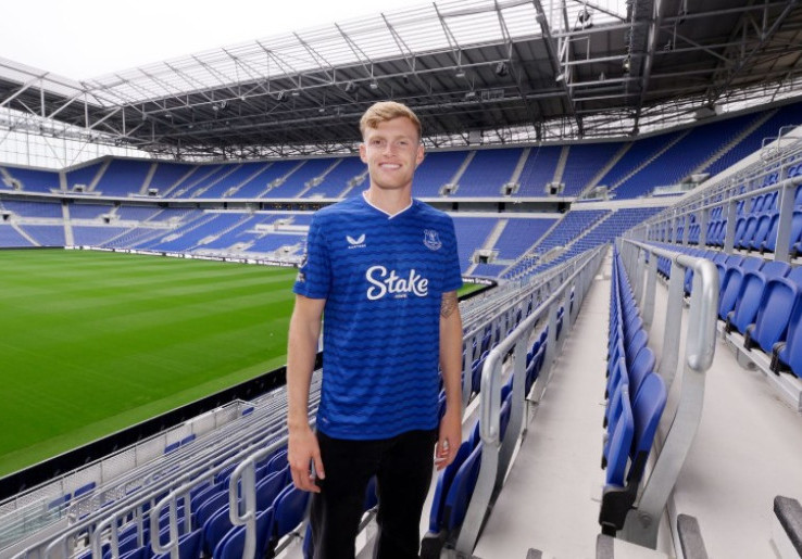 Dibidik Manchester United, Jarrad Branthwaite Pilih Perpanjang Kontrak dengan Everton