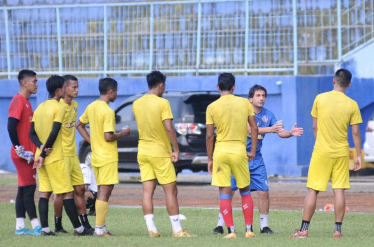 Arema FC Segera Lengkapi Staf Eduardo Almeida dengan Pelatih Fisik