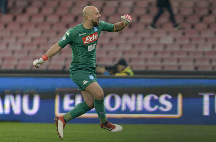 Kiper Napoli Segera Tes Medis di AC Milan