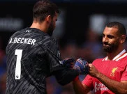 Terang-terangan, Alisson Merindukan Mohamed Salah di Liverpool