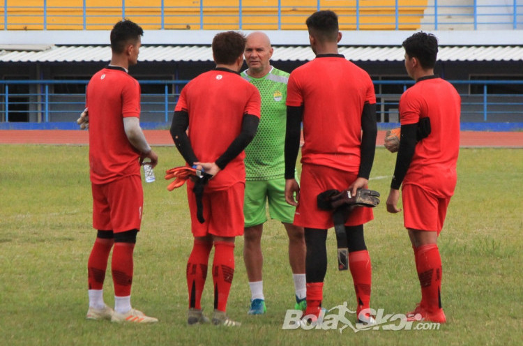 Luizinho Passos Bicara soal Performa Dua Kiper Persib Bandung