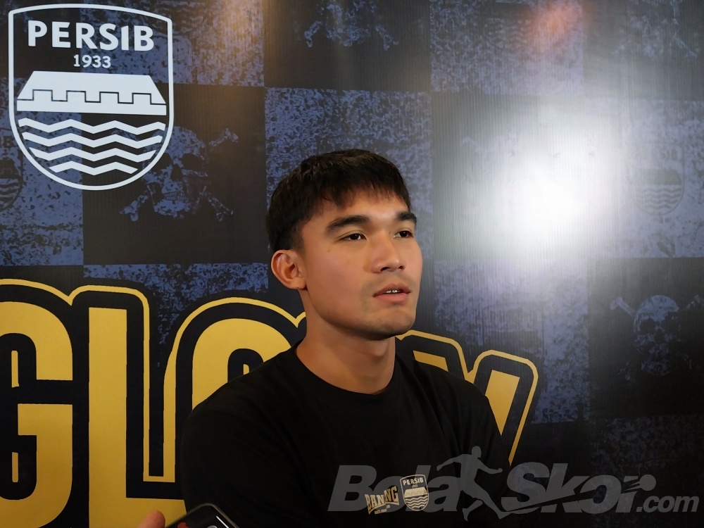 Sempat Cedera Horor, Bek Sayap Persib Zalnando Masih Ditopang Tongkat