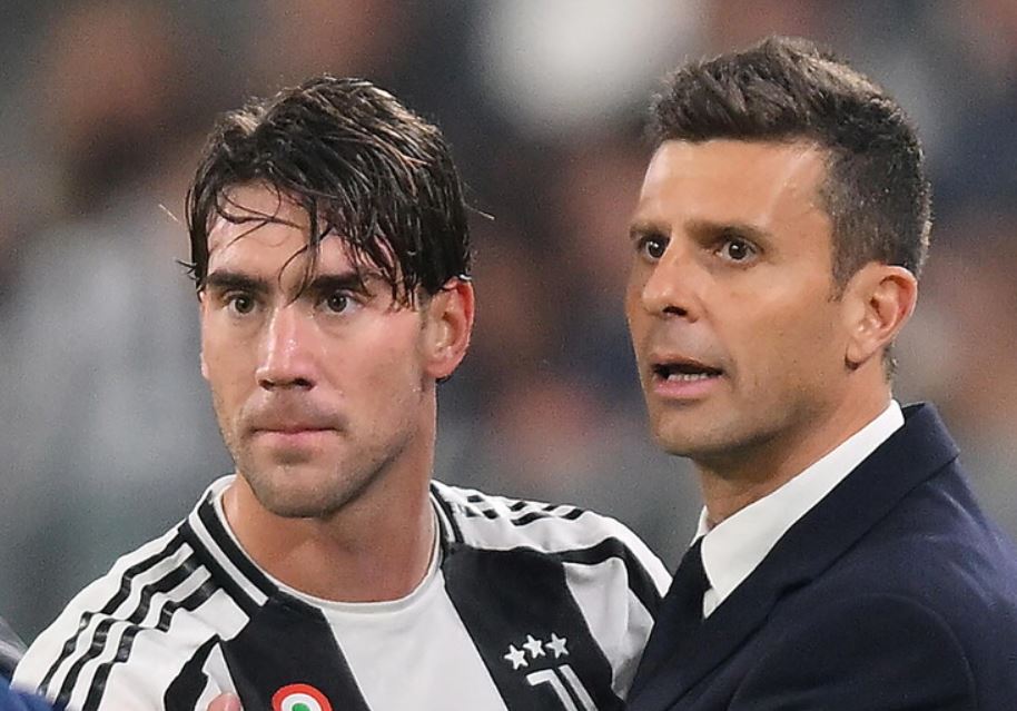 Punya Dusan Vlahovic di Juventus, Thiago Motta Diminta Lupakan Joshua Zirkzee