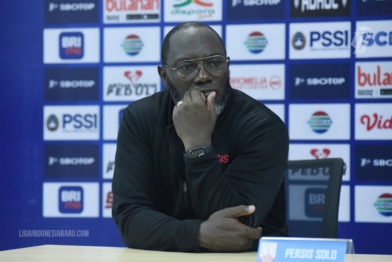 Jacksen Tiago Sadar Hanya Prestasi Bisa Patahkan Ancaman Pemecatan