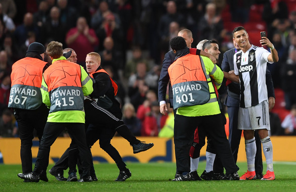 Keamanan Old Trafford Jadi Sorotan, Ada Suporter Bawa Pistol Saat Pertandingan Kontra Juventus