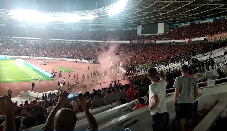 Aturan yang Dilanggar Suporter Timnas Indonesia saat Jamu Malaysia dan Ancaman Hukumannya