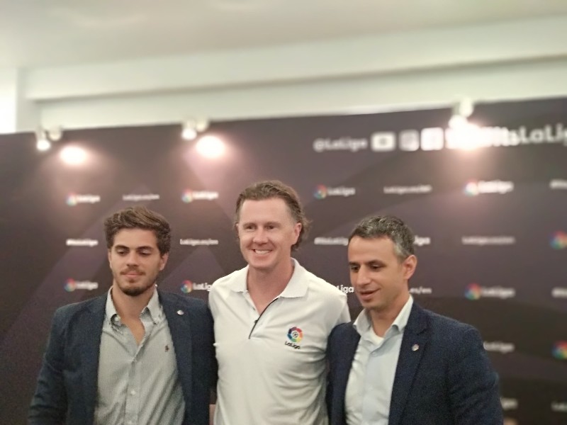 Nikmati Indonesia, Legenda Real Madrid Bakal Adakan Coaching Clinic
