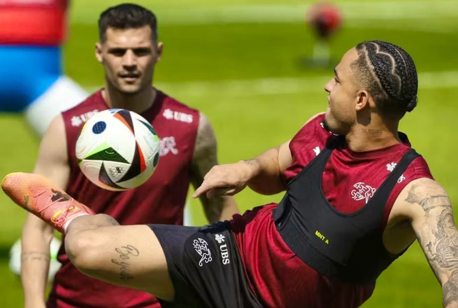 Banyak Omong karena Tak Dipanggil Timnas Swiss, Mantan Pemain AC Milan Kena Semprot Granit Xhaka