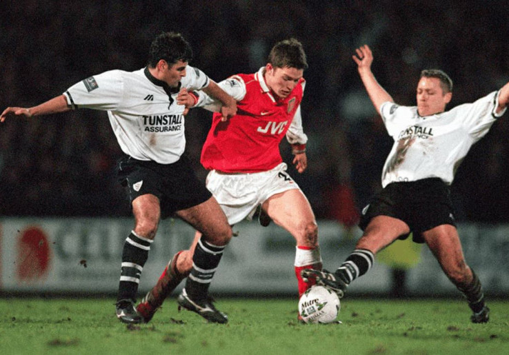 Ketika Port Vale Nyaris Mengakhiri Impian Double Winners Arsenal pada 1998