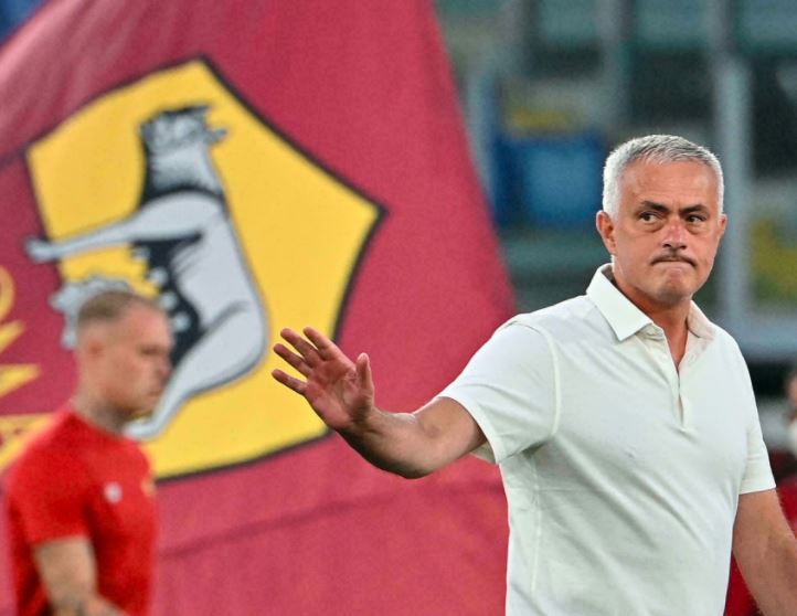 Drama Jose Mourinho Selepas Kekalahan di Derby della Capitale