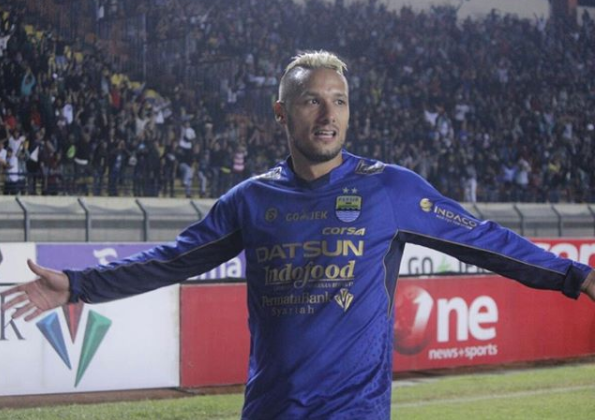 Resmi Tinggalkan Persib, Raphael Maitimo Menuju MU?