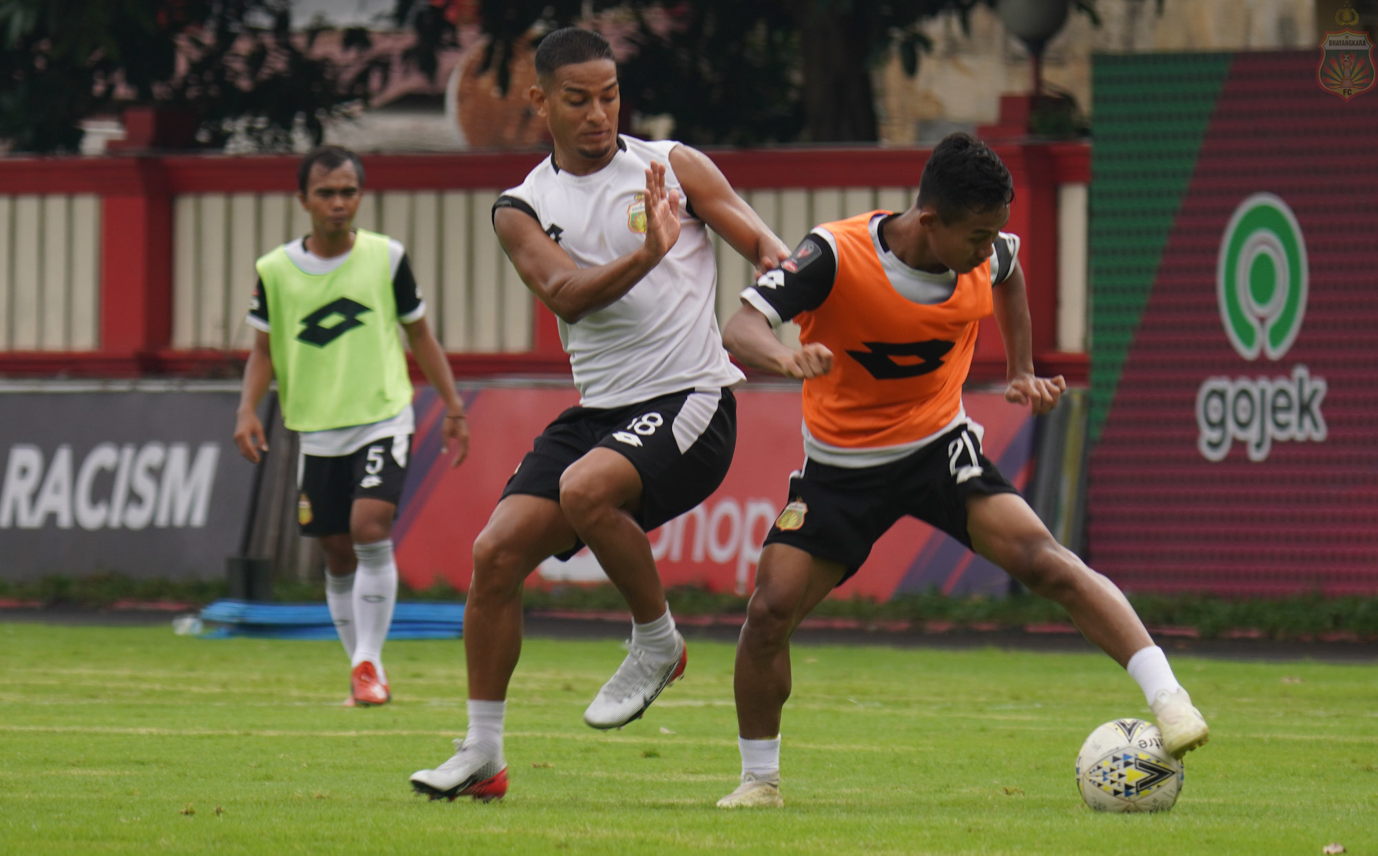 Bhayangkara FC Cari Pemain Bertahan