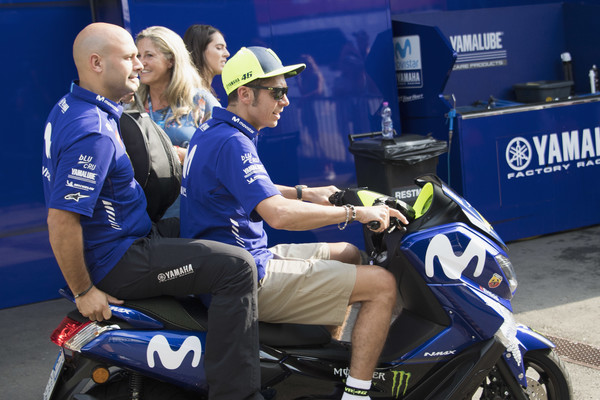 Ditanya Kans Perpanjang Kontrak, Valentino Rossi Masih Berteka-Teki
