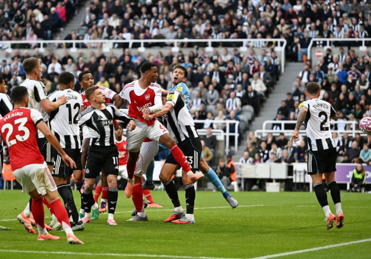 Hasil Premier League: Newcastle United 1-2 Arsenal, Gol 'Telat' Gabriel Menangkan The Gunners
