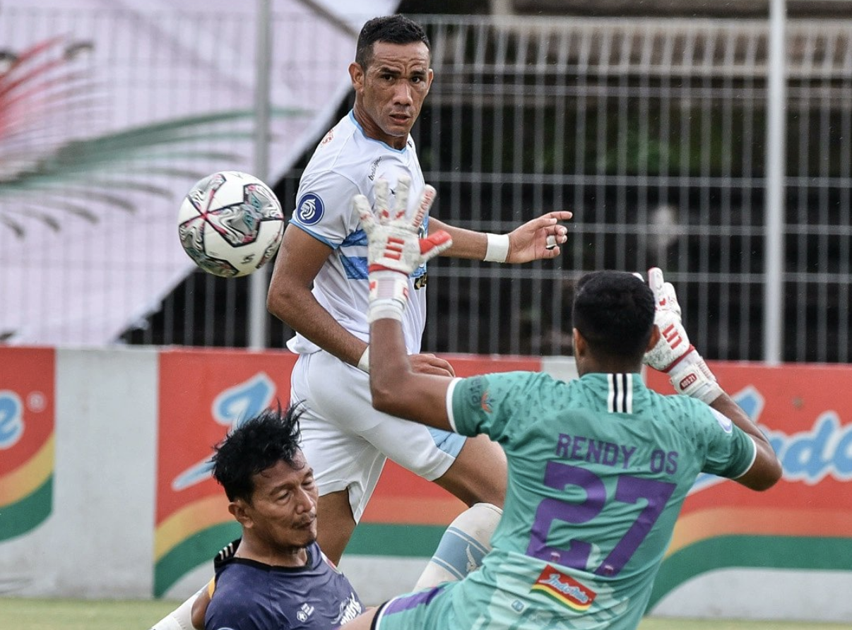 Hasil Liga 1: Persita Bungkam Persela 3-0