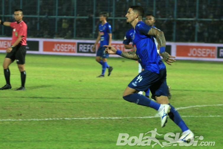 Batal ke Arema FC, Arthur Cunha Lanjutkan Karier di Malaysia